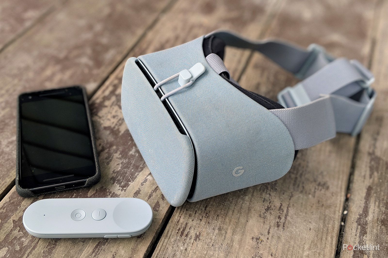 Google Daydream View (2017) review: New looks and lenses, but no
