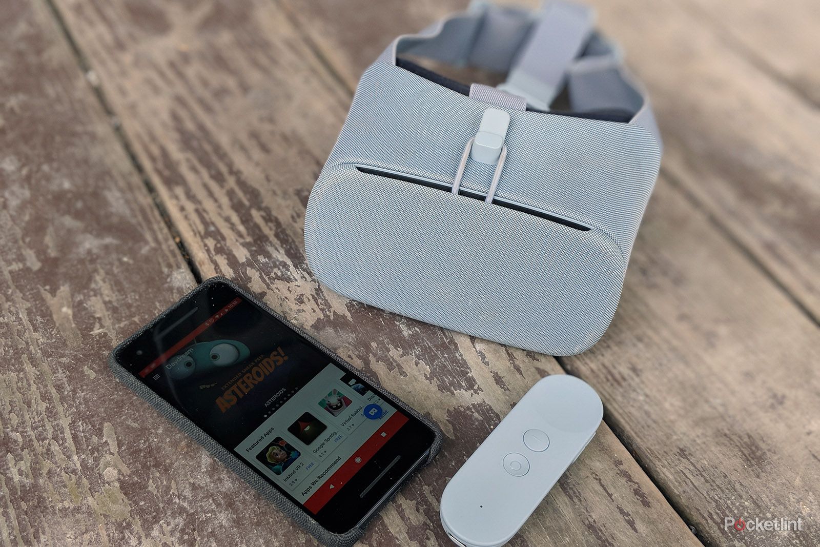 Google Daydream View (2017) review: New looks and lenses, but no