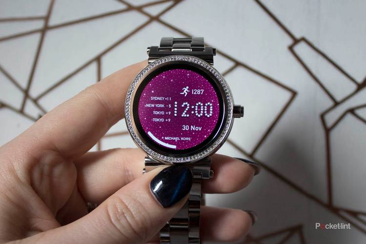 Michael Kors Access Sofie review: Stunning smartwatch with  display picture 2