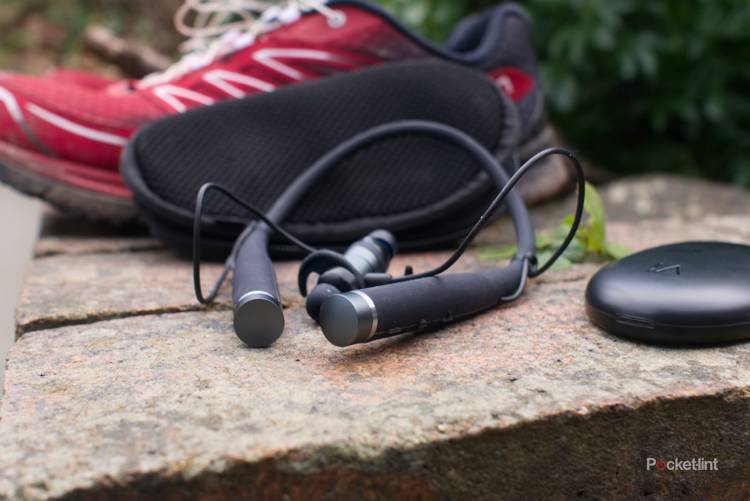 Lifebeam Vi review: Smart coaching in a great sports headphone