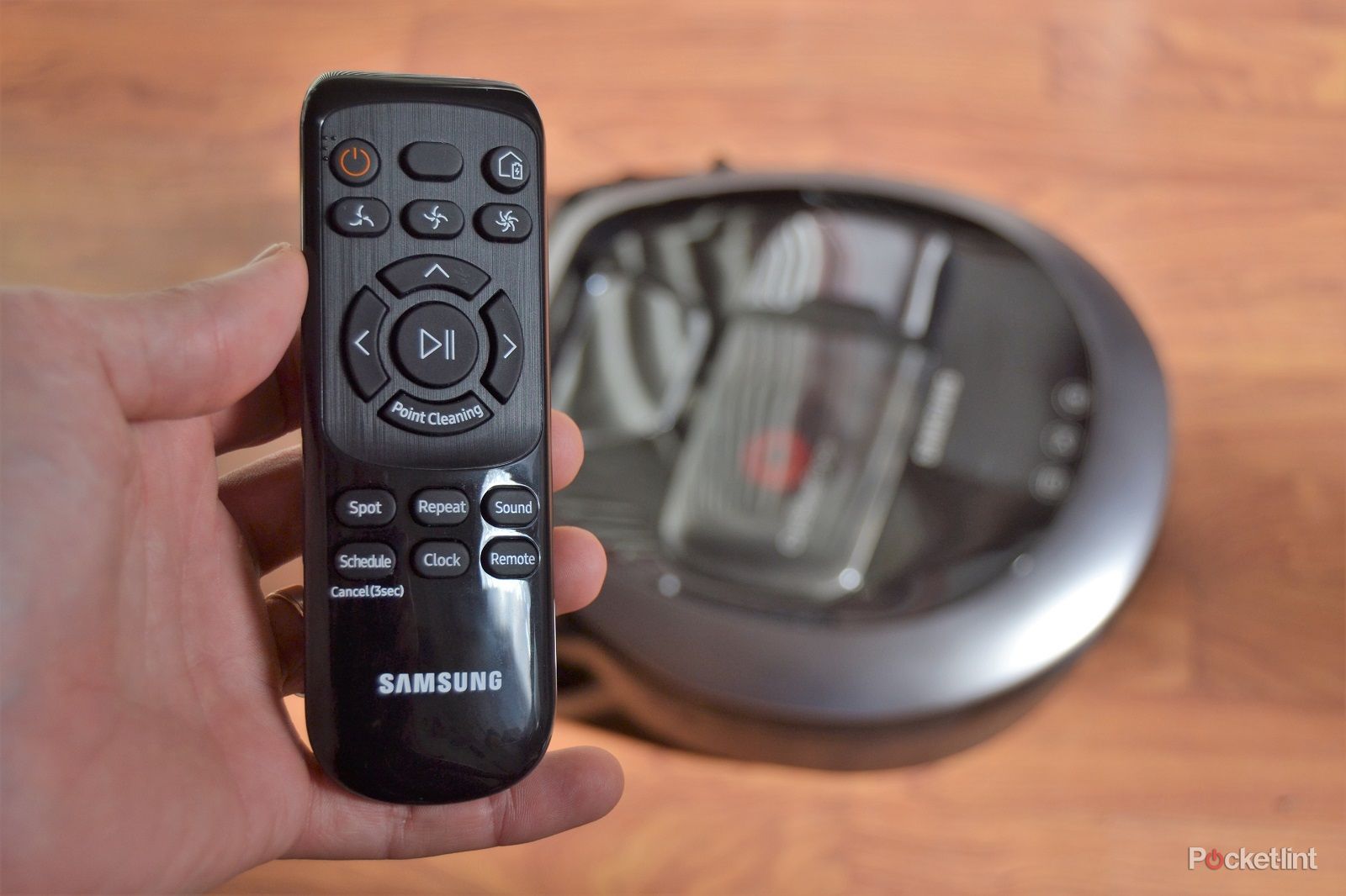 Samsung VR7000 Powerbot review: This robot vacuum really sucks