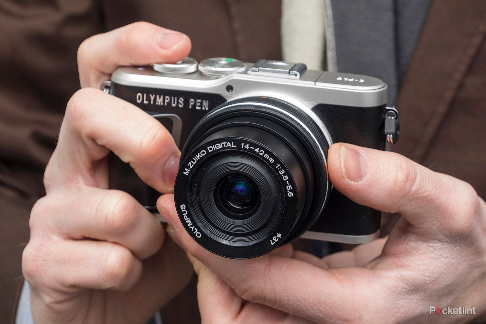 Olympus Pen E-PL9 initial review: Modest updates for the
