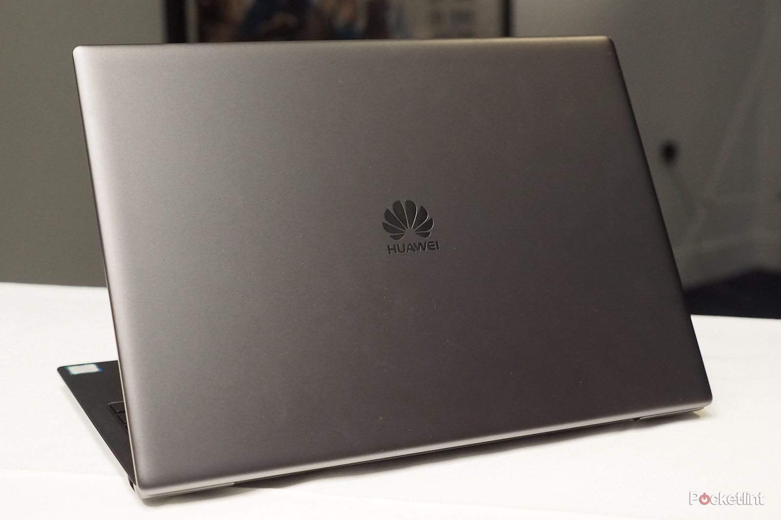 MateBook X/Grey　WW09BHI58S25NGR Amazon.co.jp: Huawei MateBook X/Grey/Core i5/8G/256G SSD/Win