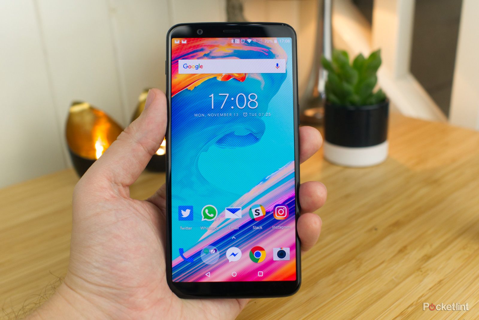 OnePlus 5T sold out, but O2 still has it