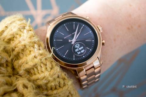 145596-smartwatches-review-  display picture 3