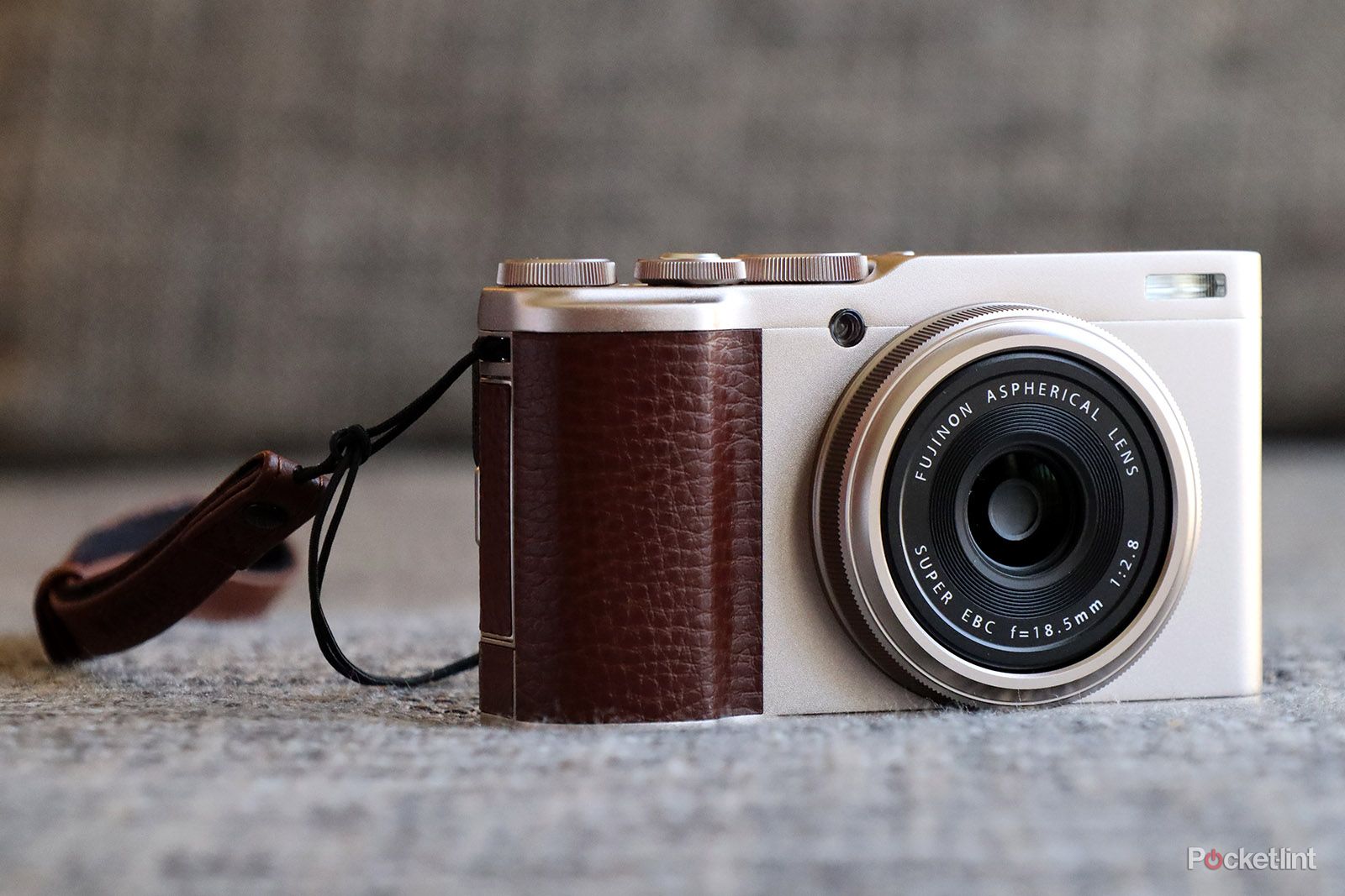 ＦＵＪＩＦＩＬＭ　ＸＦ１０ Amazon.com : Fujifilm XF10 Black : Electronics