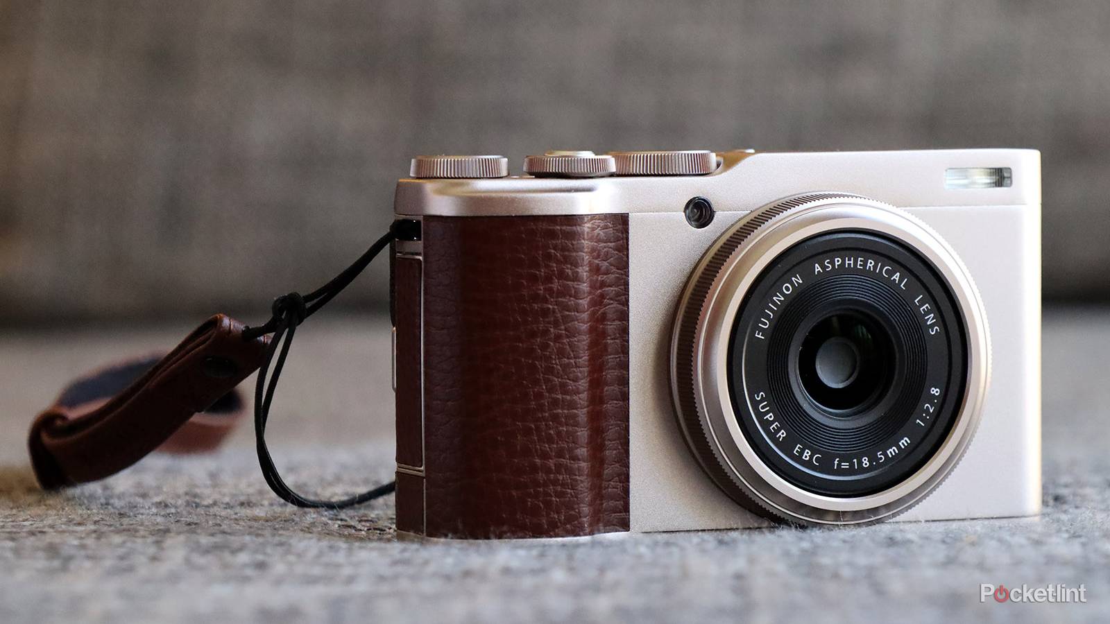 Fuji XF10 review: Prime pictures, poor performance
