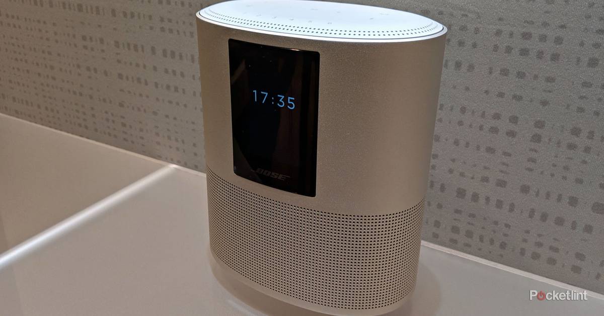 146074-speakers-review-hands- 