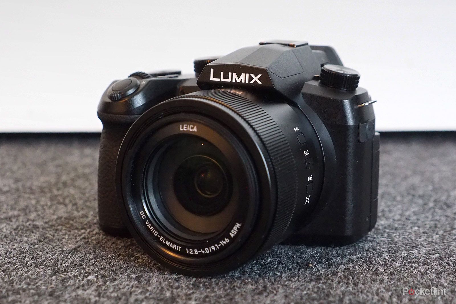LUMIX FZ1000 II DC-FZ1000M2 付属品あり パナソニック、1型センサー+大口径16倍ズームの「FZ1000 II