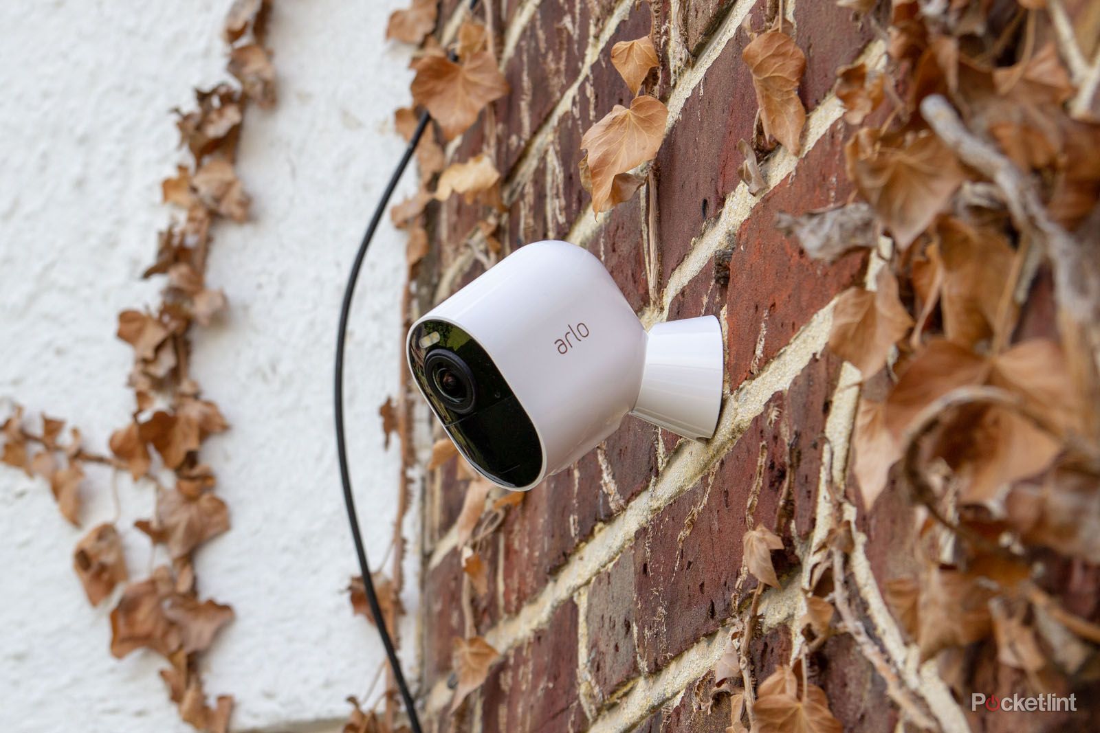 値下げ！Arlo ultra Arlo Ultra - 4K UHD Wire-Free Security 1 Camera System | Indoor