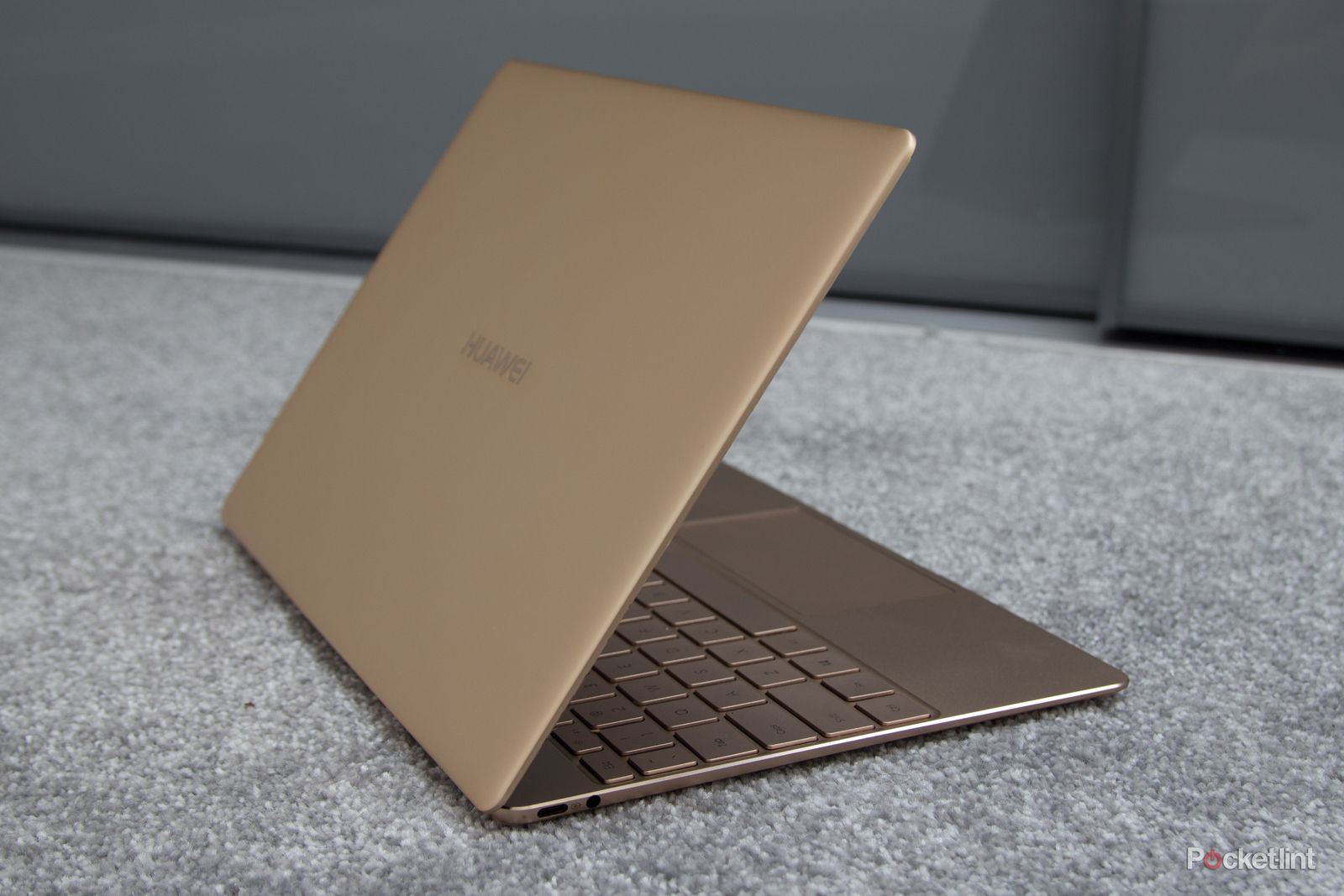Microsoft removes Huawei's MateBook X from the Windows Store