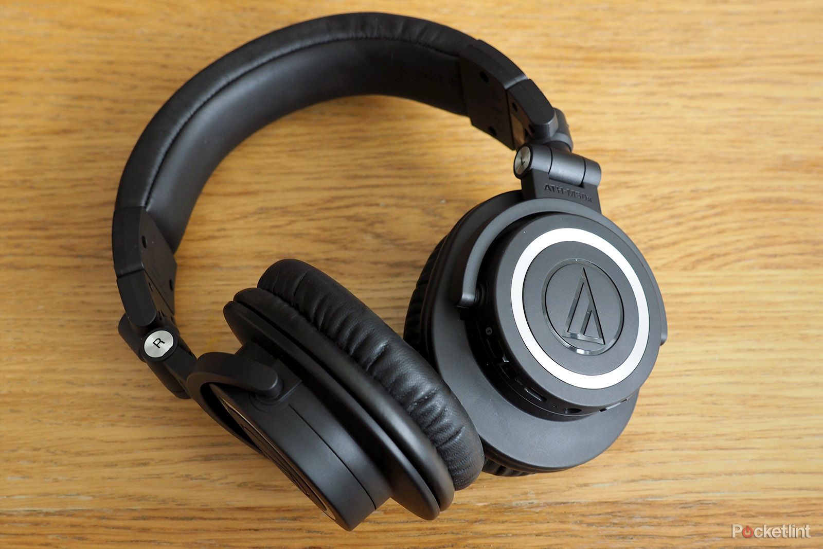 Bose Écouteurs Sport Earbuds -Écouteurs Entièrement sans Fil -Écouteurs  Bluetooth pour les Entraînements et la Course, Triple Noir, Taille Unique :  : High-Tech