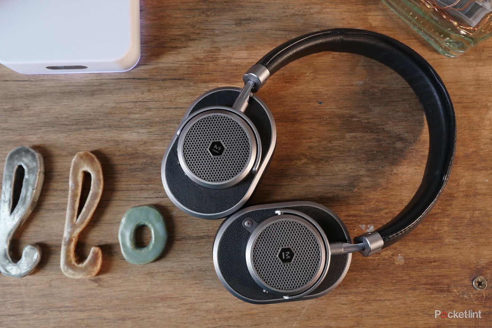 148219-headheadphones-review-