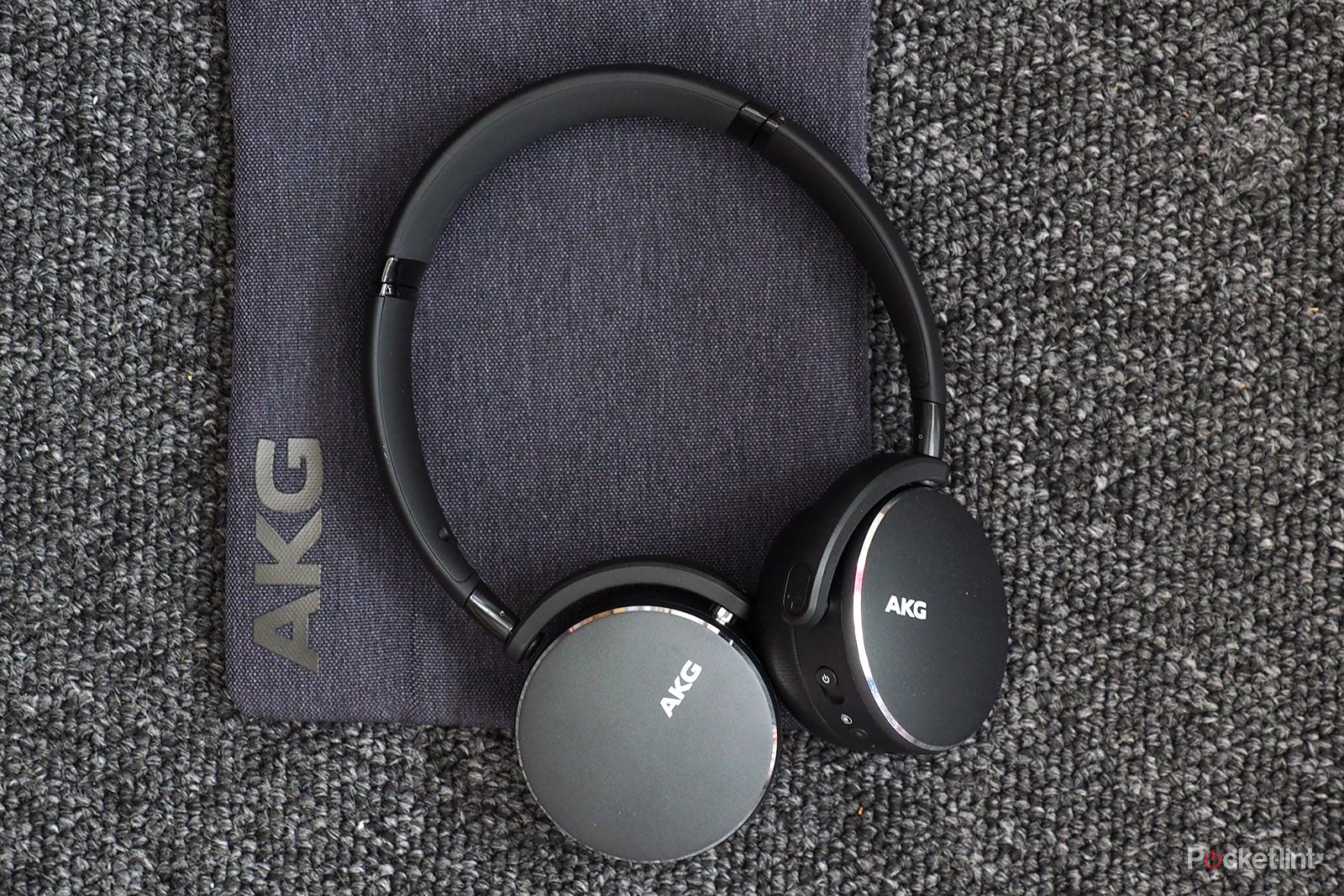 ★AKG Y500 WIRELESS BLACK Black-hero-zoom.png
