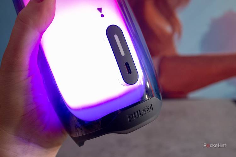 JBL Pulse 4 portable speaker initial review: Light me up, turn me up