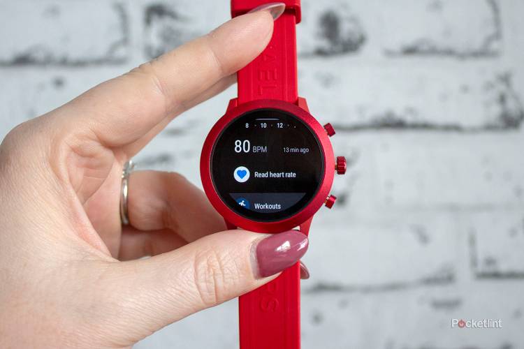 Michael Kors Access MKGO smartwatch review - Pocket-lint display picture 1
