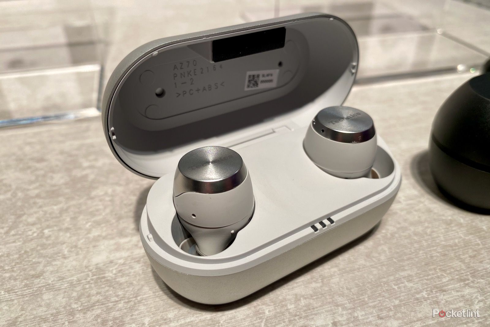 Technics EAH-AZ70W initial review