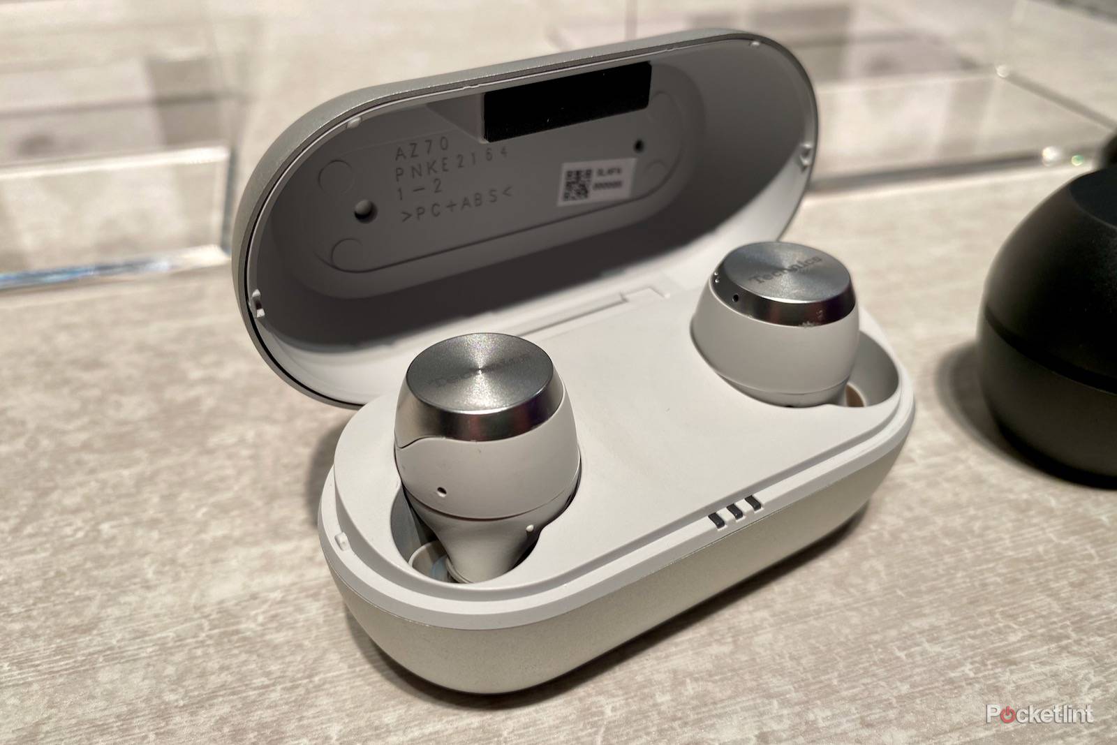 Technics EAH-AZ70W initial review