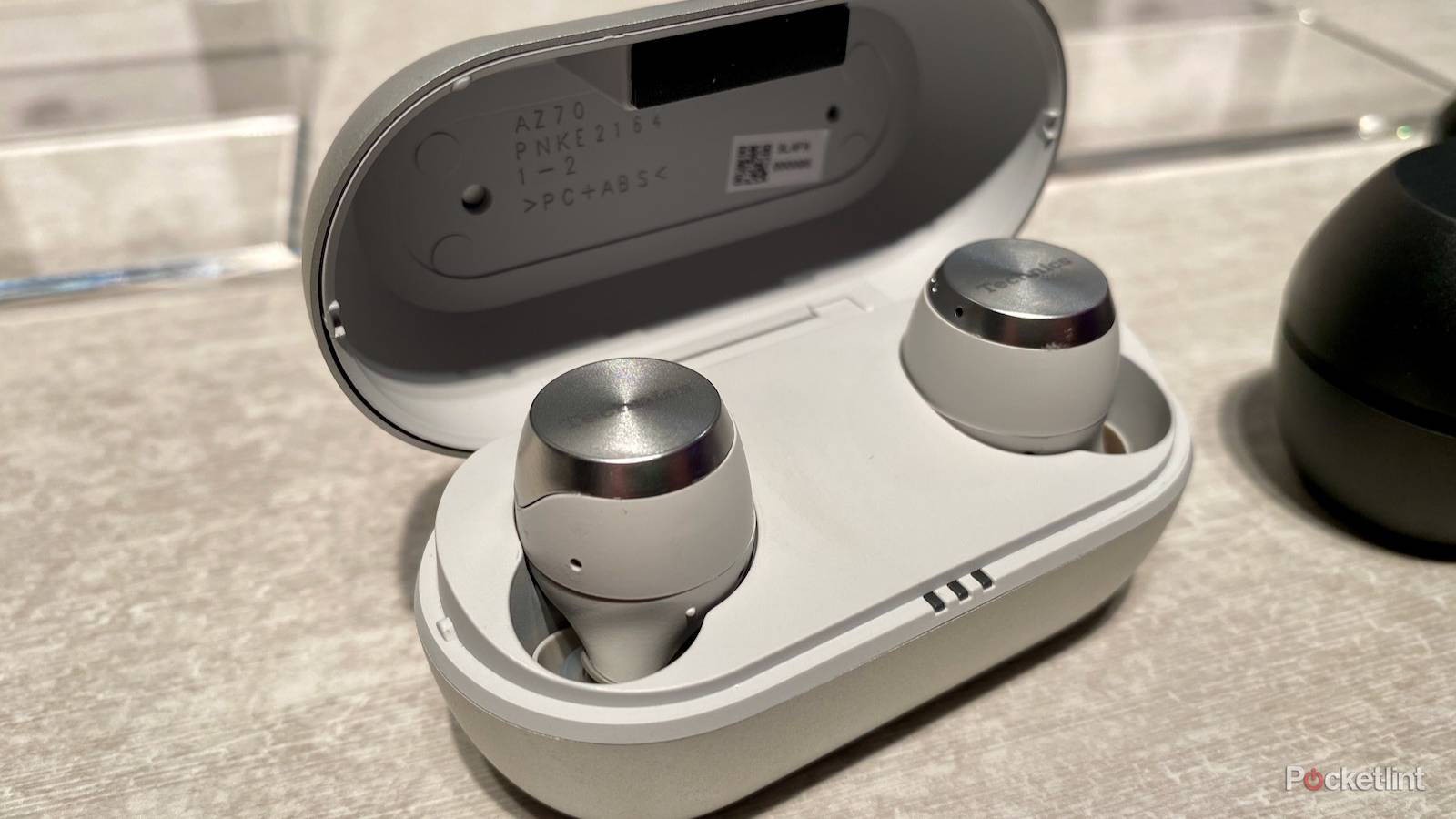 Technics EAH-AZ70W initial review