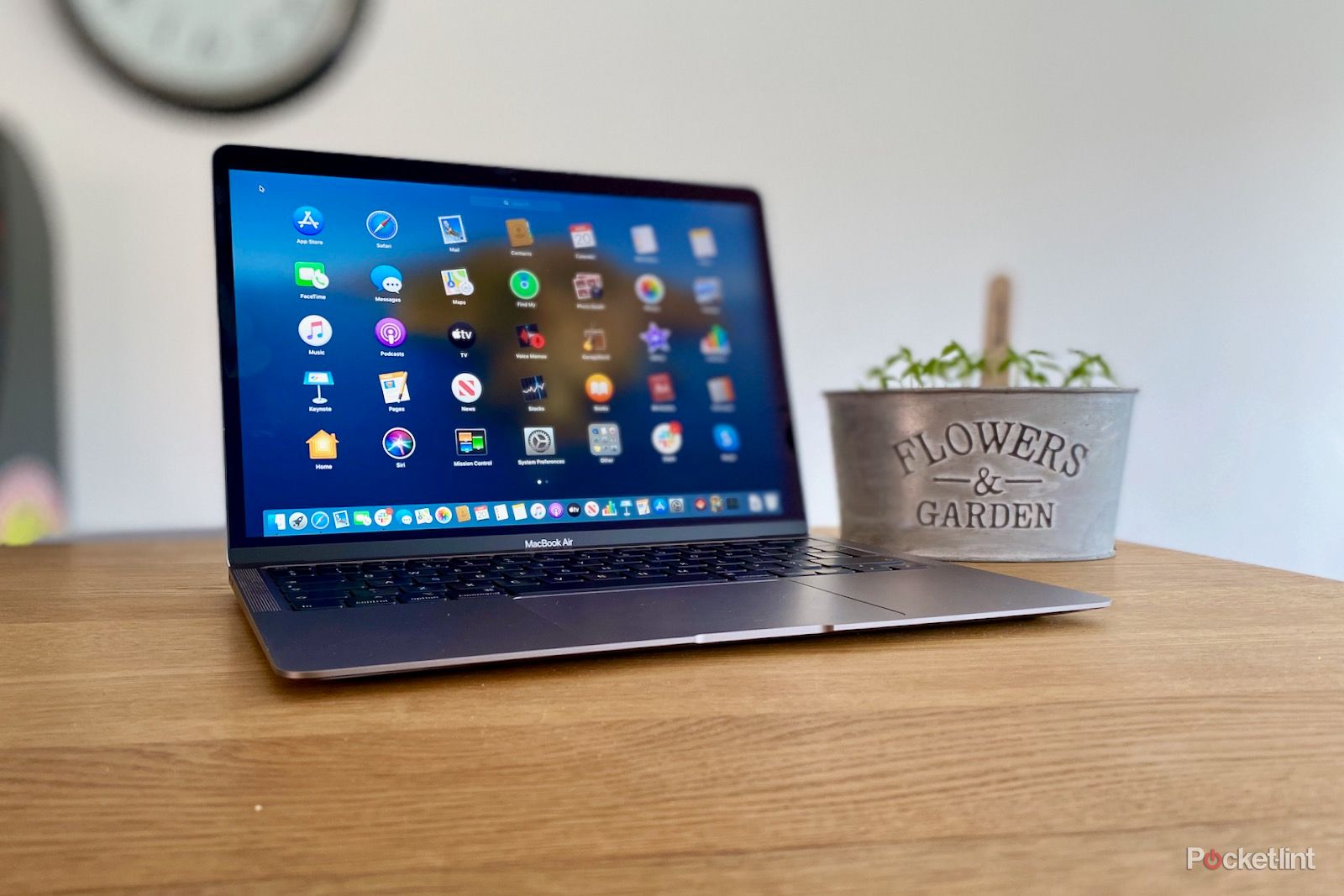 Apple might launch a Mini LED Macbook Air and iPad Pro
