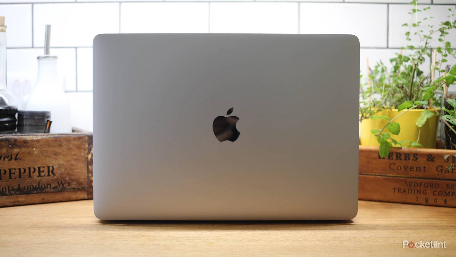 Apple offers some MacBook Pro users free battery replacement