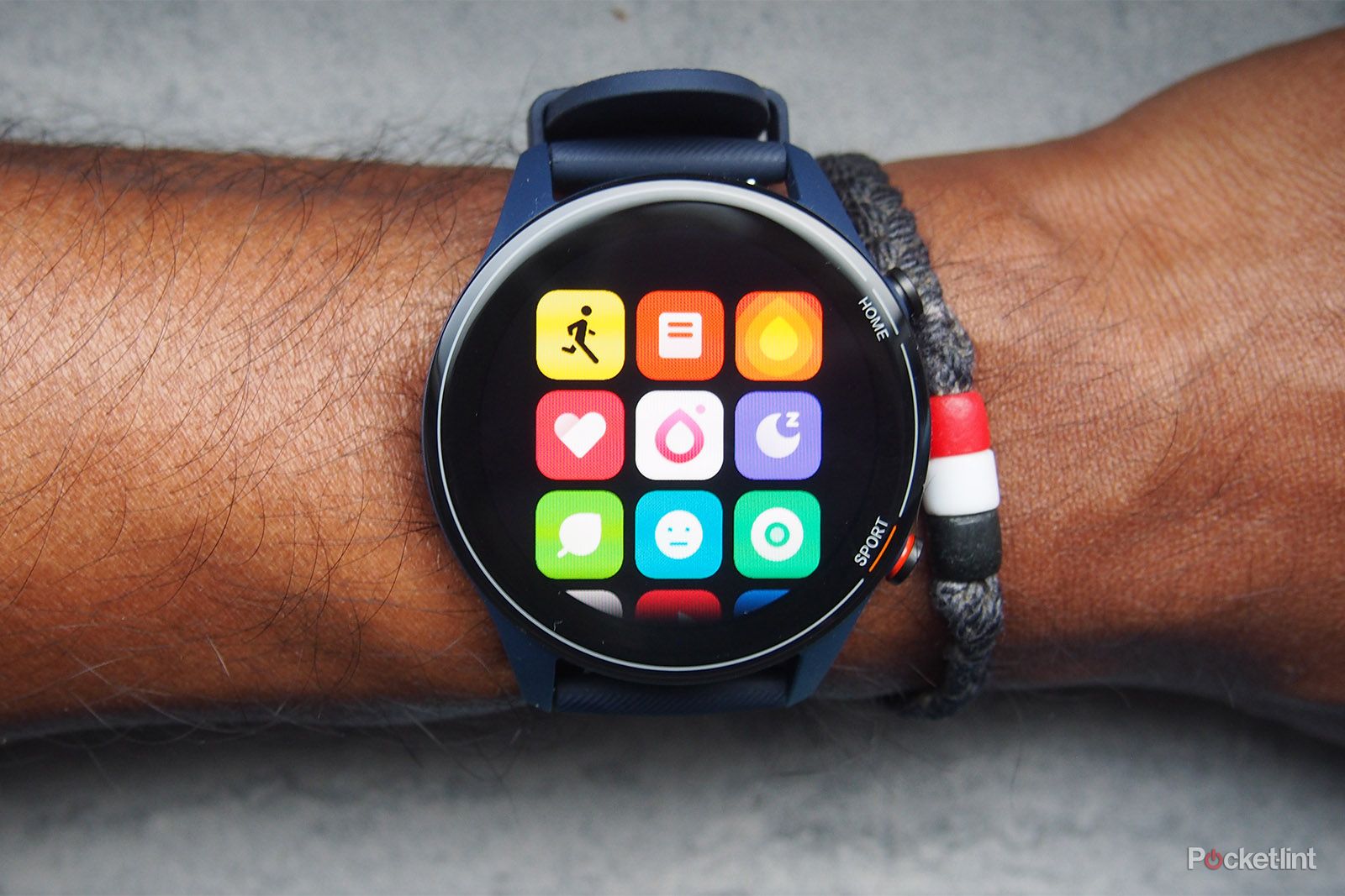 ac　XIAOMI  Mi Watch Xiaomi's Mi Watch is an Apple Watch lookalike that costs just $185