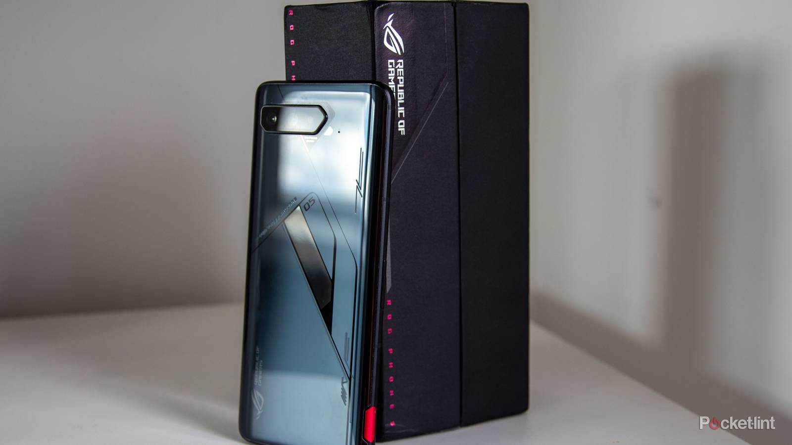 ASUS ROG Phone 5 本体 ROG Phone 5 review: A gaming phone with little compromise