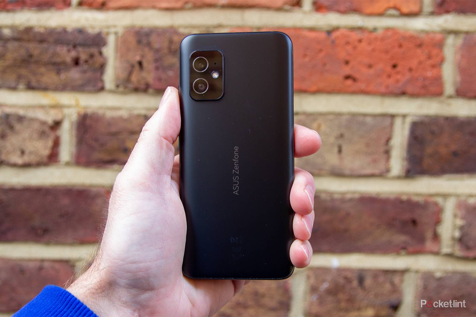 Asus Zenfone 8 review: Hot little number