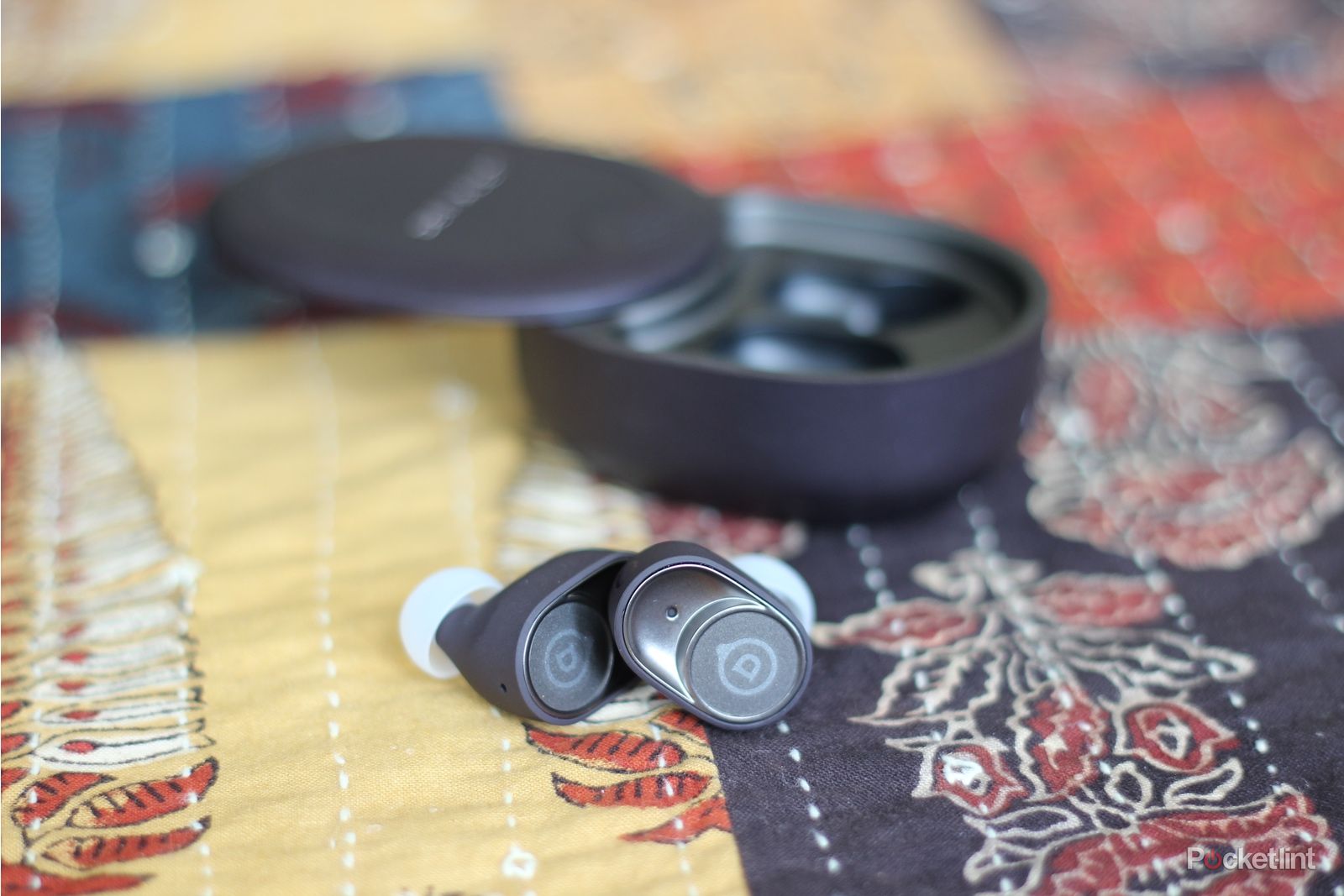 Devialet Gemini review: Premium hi-fi sound into your ears?