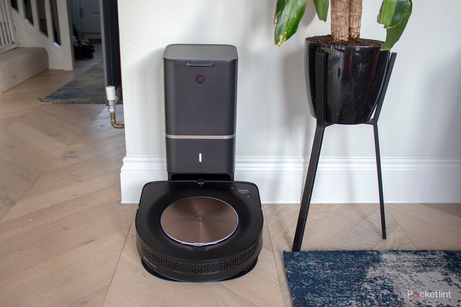 iRobot Roomba s9+ 自動ゴミ処理機能付き iRobot Roomba® s9+ Self-Emptying Robot Vacuum | iRobot®