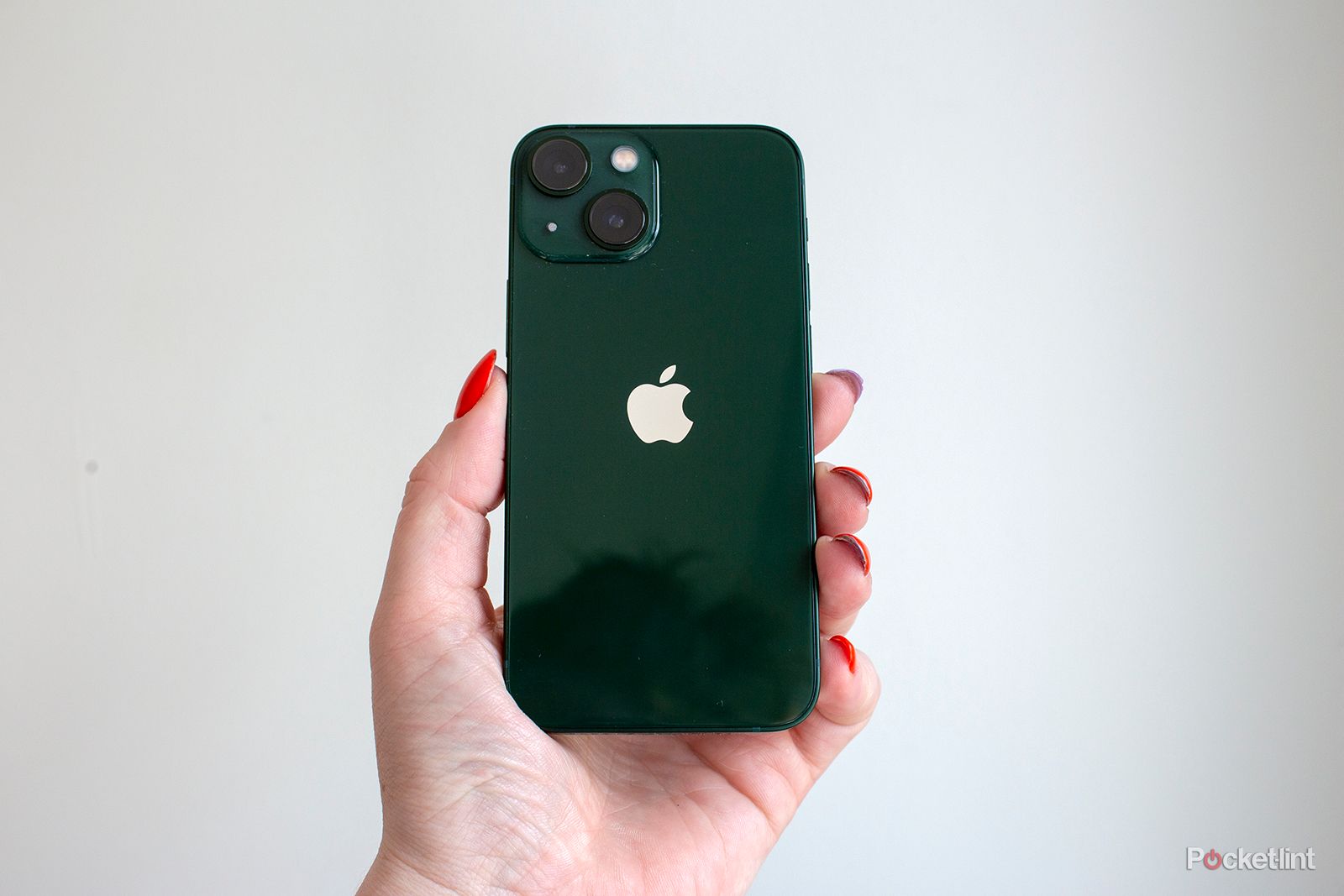 This is what the Green iPhone 13 looks like in the flesh