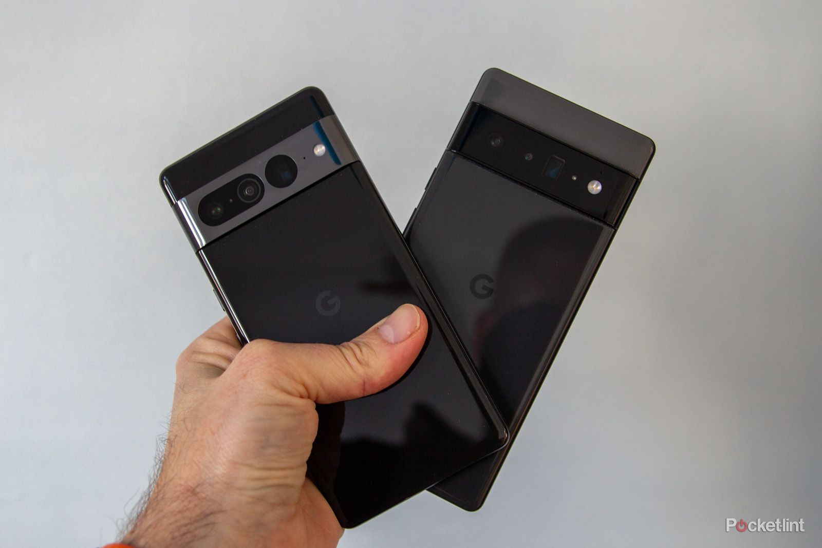 162854-phones-news-vs-google-