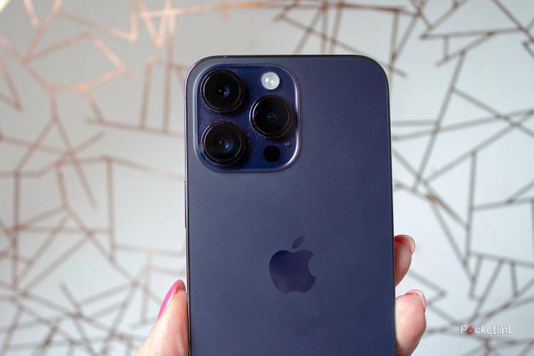 What is a periscope lens and what does it mean for the next iPhone?