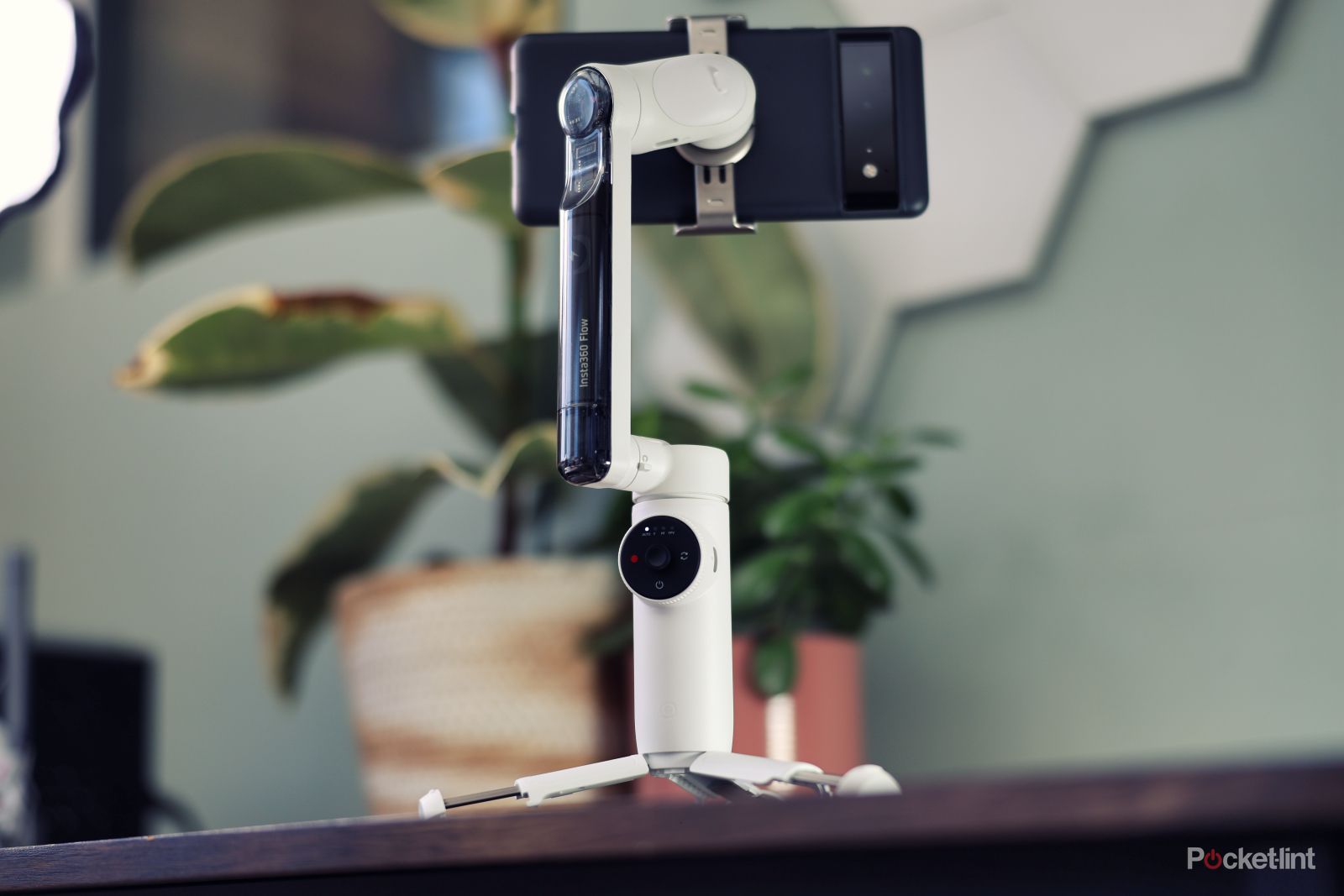 Insta360 Flow review: Smarter than the competition