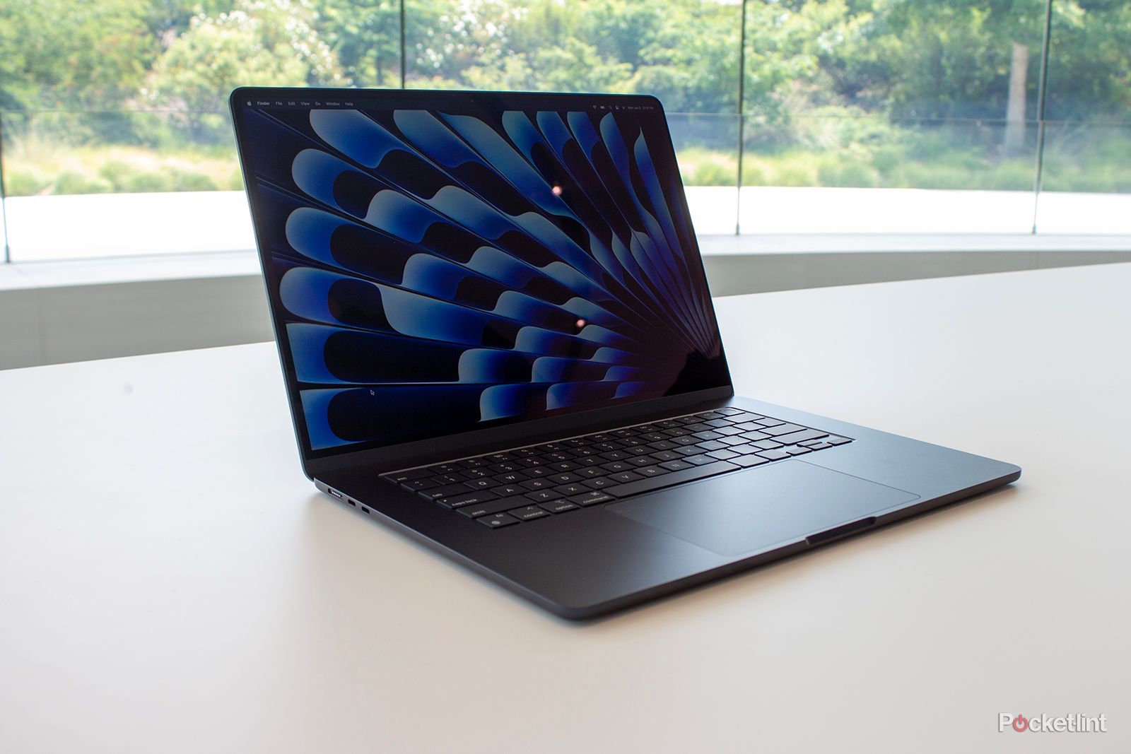 MacBook Air 15-inch - 2