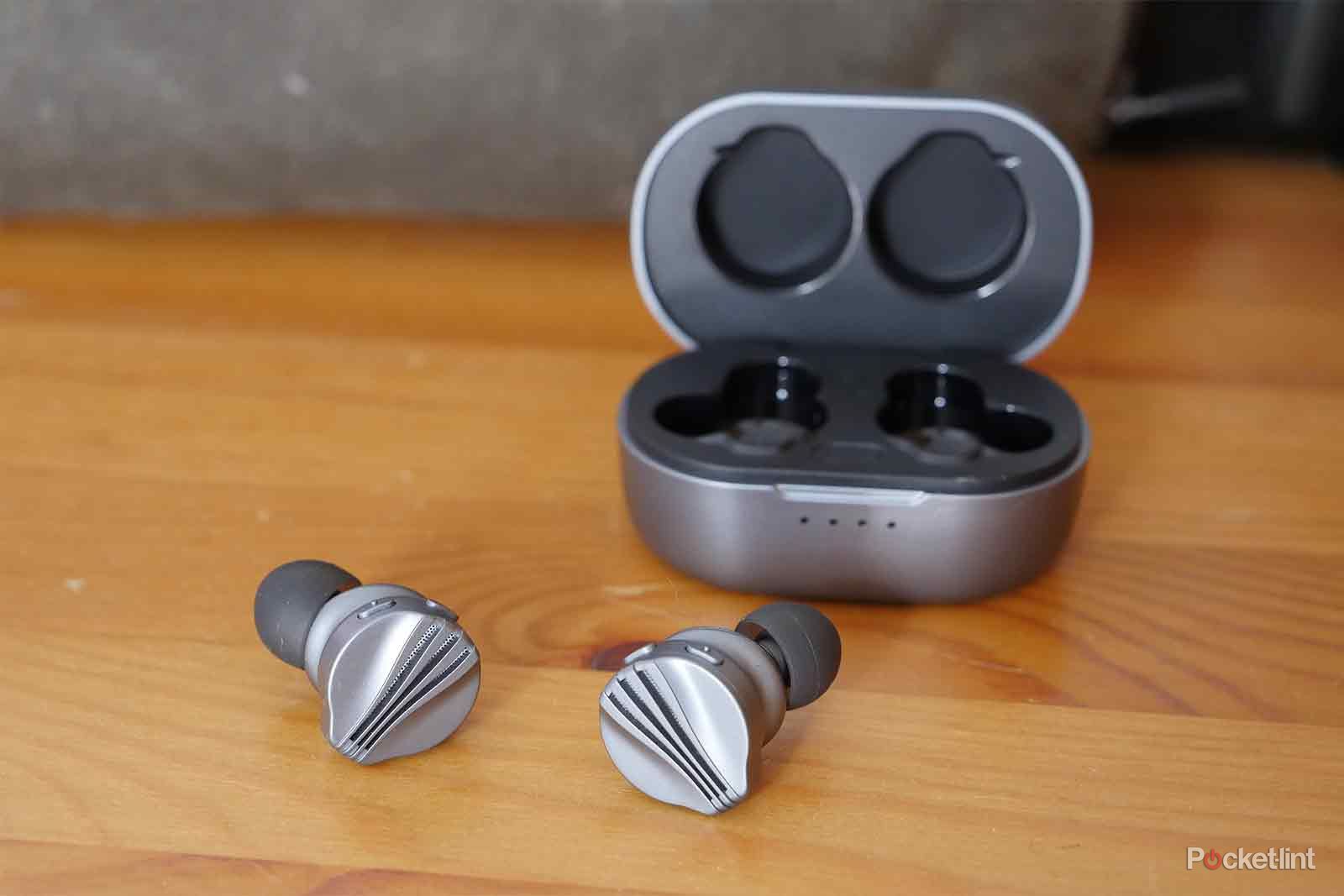 FiiO FW3 review: Plastic, not quite fantastic