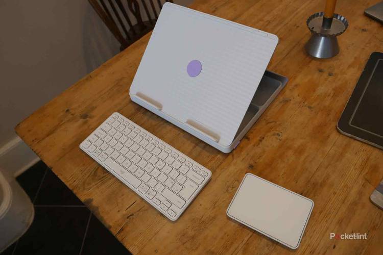Logitech Casa review: A one-stop office
