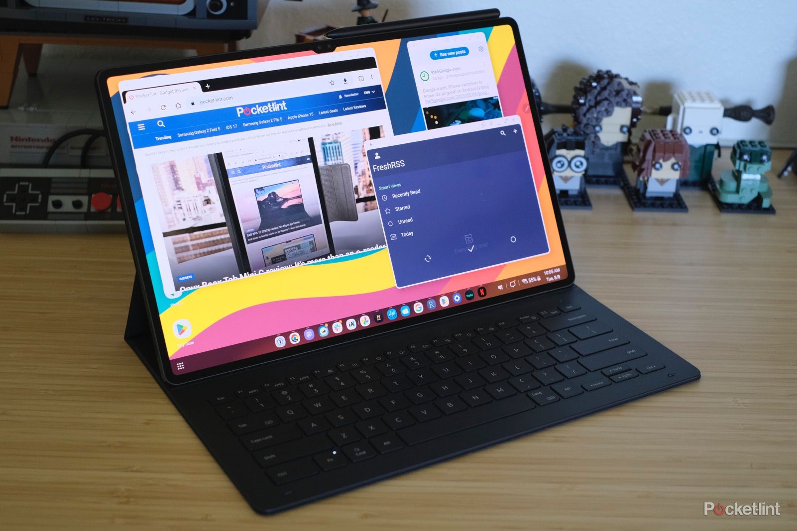 Samsung DeX running apps in multiple windows on Galaxy Tab S9 Ultra. 
