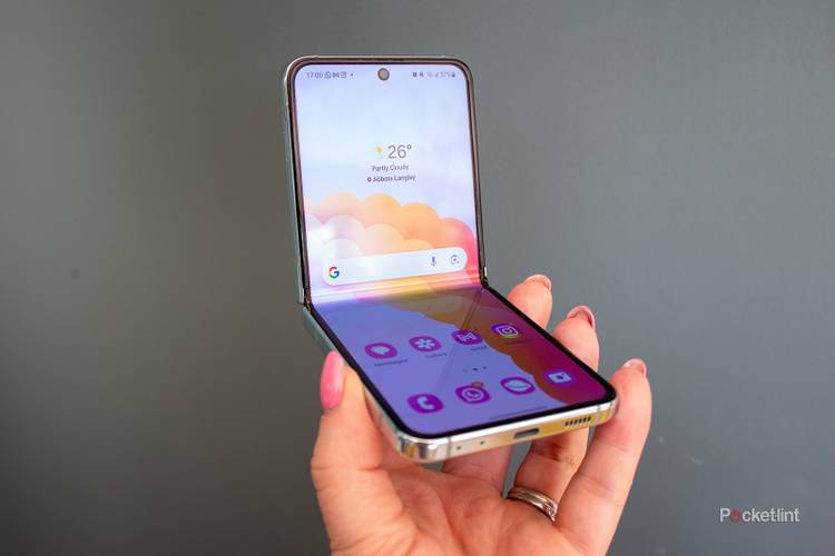 Examining the case for a cheaper Samsung Galaxy Z Flip phone in 2024