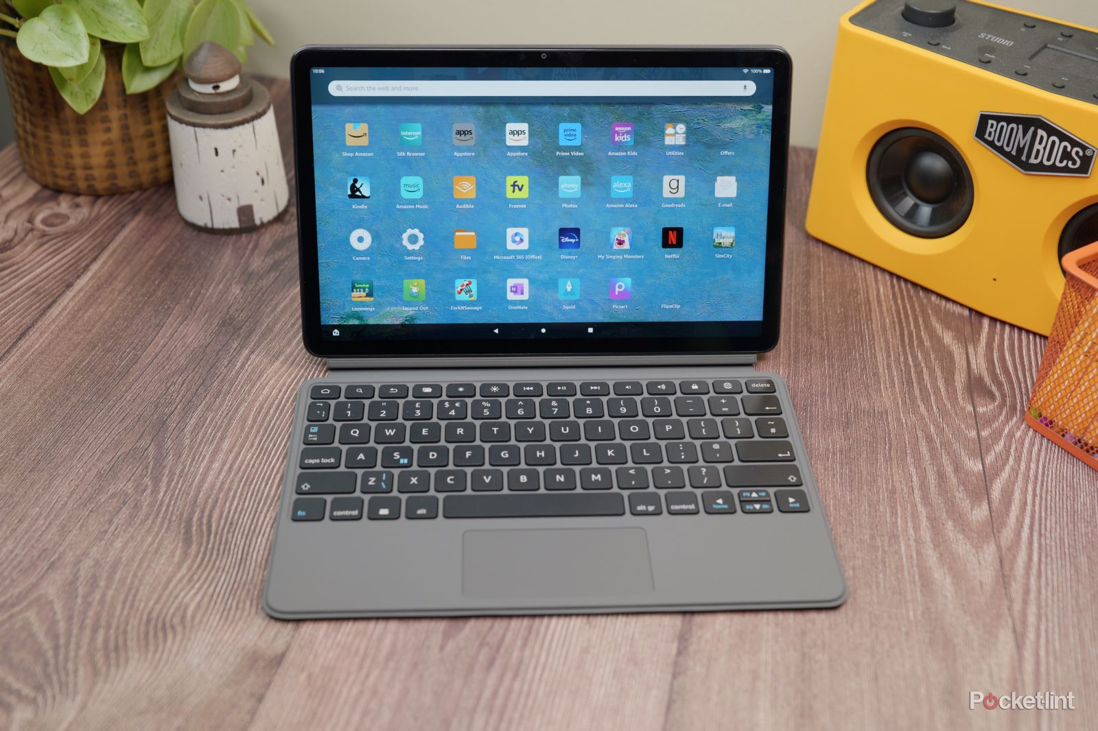 アマゾン firemax 11 128GB　本体のみ アマゾンの「Fire Max 11」はパワフルだが、あくまで“Amazonを