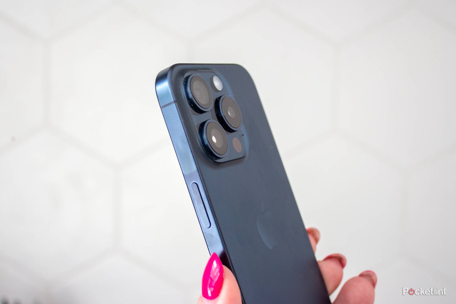 How to choose a default lens on iPhone 15 Pro and what your - Main Image