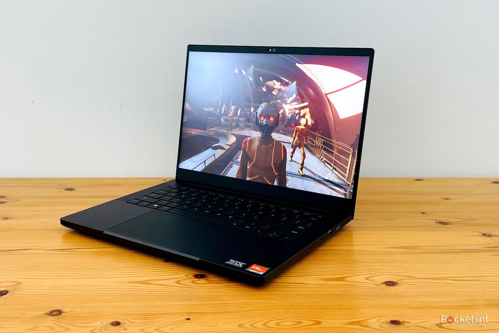 razer-blade-14-hero-right.jpg