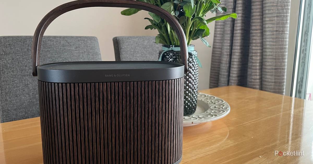 【美品】Bang & Olufsen Beosound A5 Amazon.com: Bang & Olufsen Beosound A5 - Portable Bluetooth