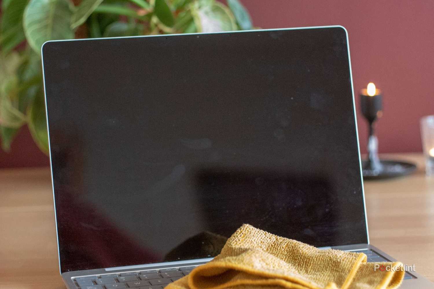 How to properly clean a TV, monitor, or laptop screen