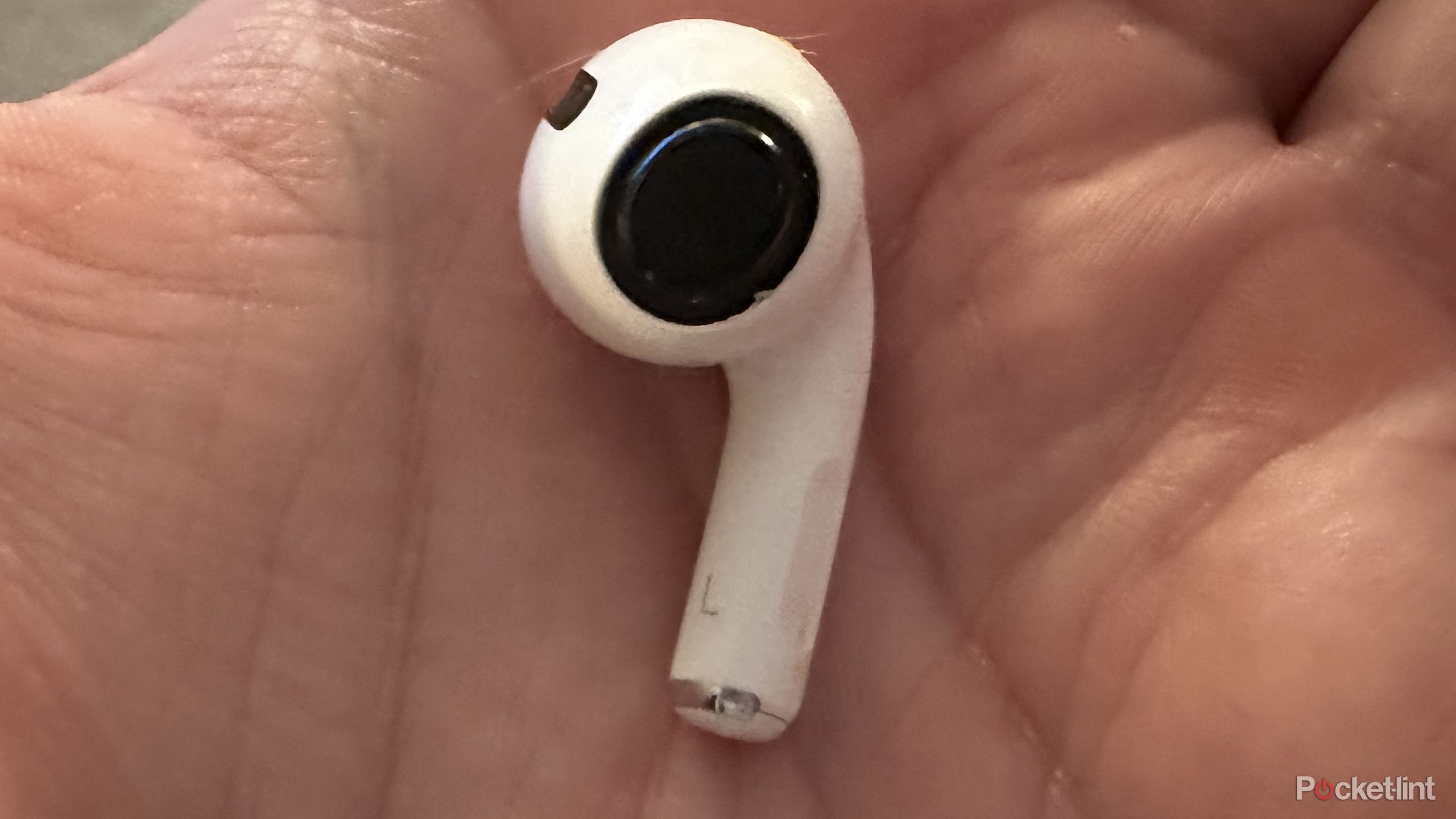 How to control the AirPods Pro 2's volume without your phone