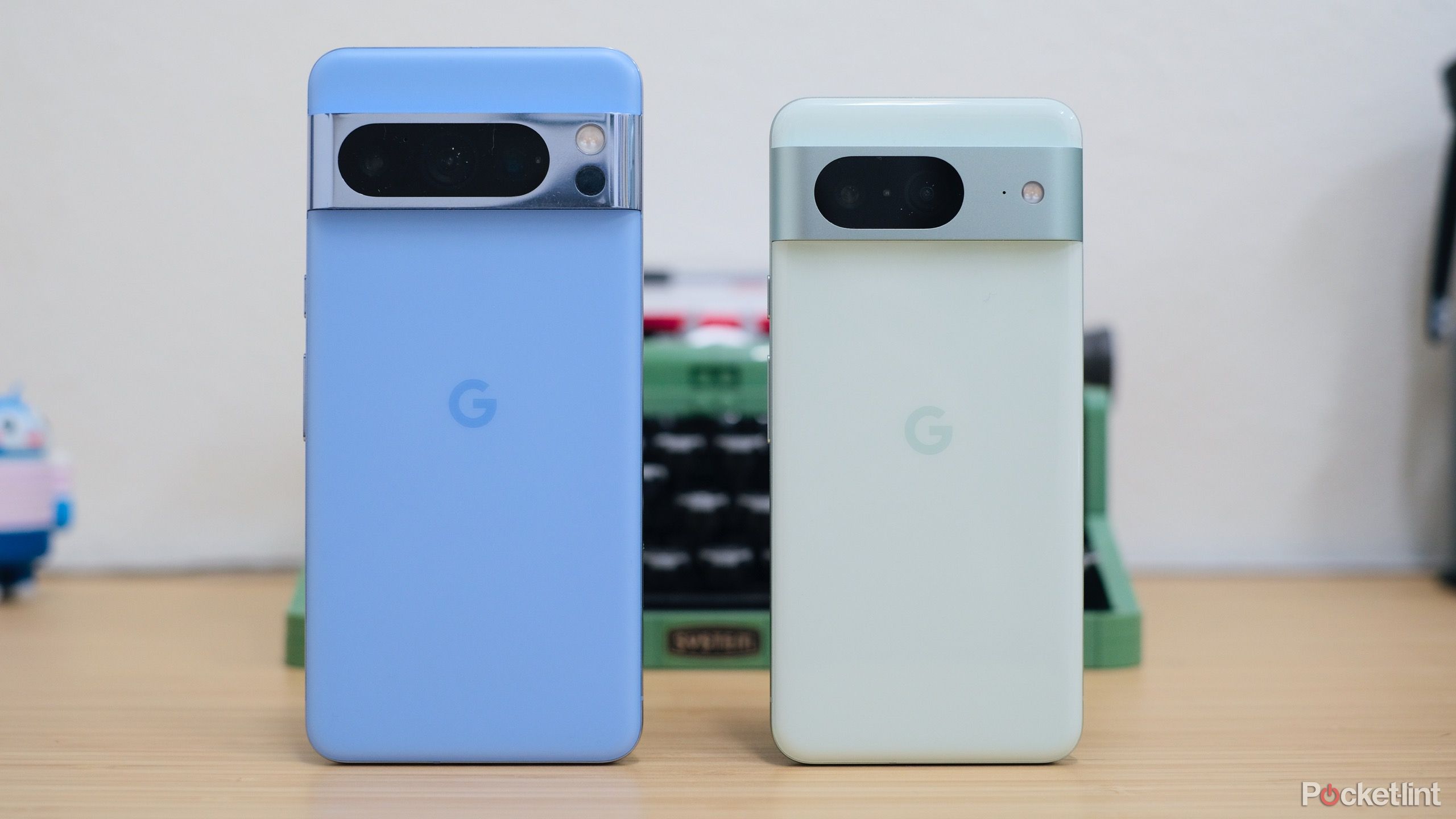 Pixel 8 Mint Colorway alongside Pixel 8 Pro Bay