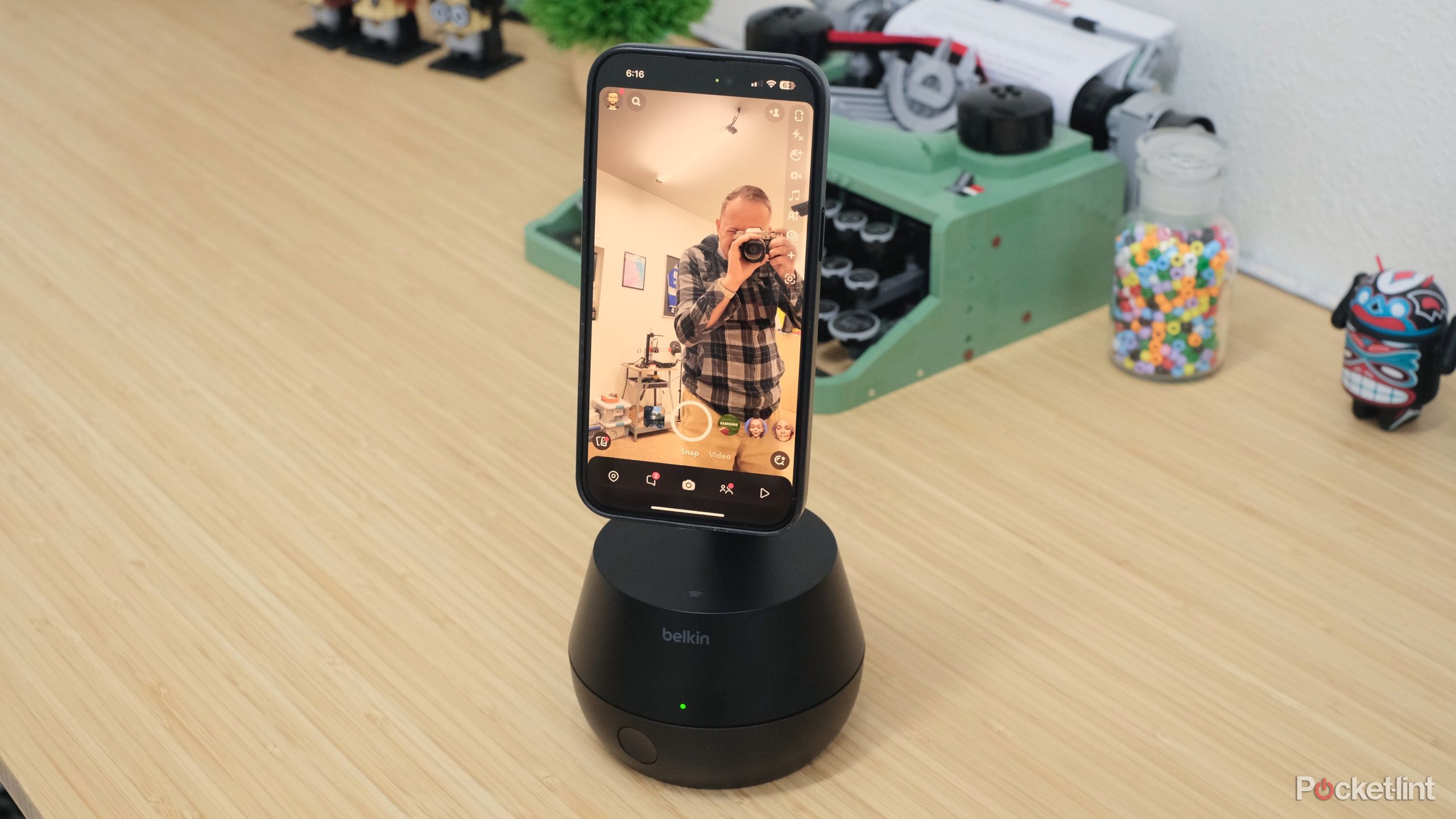 Belkin Auto-Tracking Stand Pro review: Freedom to roam