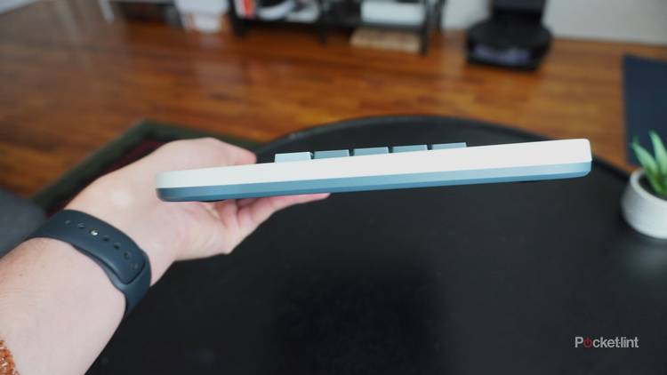 The Freewrite Alpha viewed from the side. 