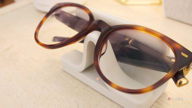  3rd-Gen Amazon Echo Frames charging 