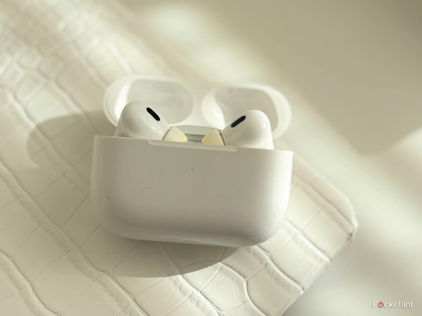 Right Airpod Louder Than No Sound Out Of One Airpod How To Make